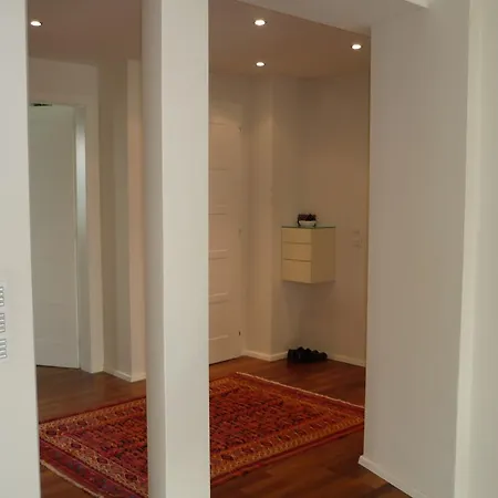 Book-a-room 9 *